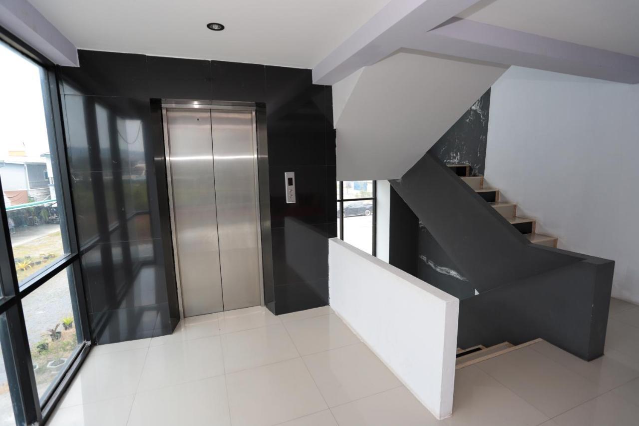 C Tower Hotel Surat Thani Eksteriør bilde